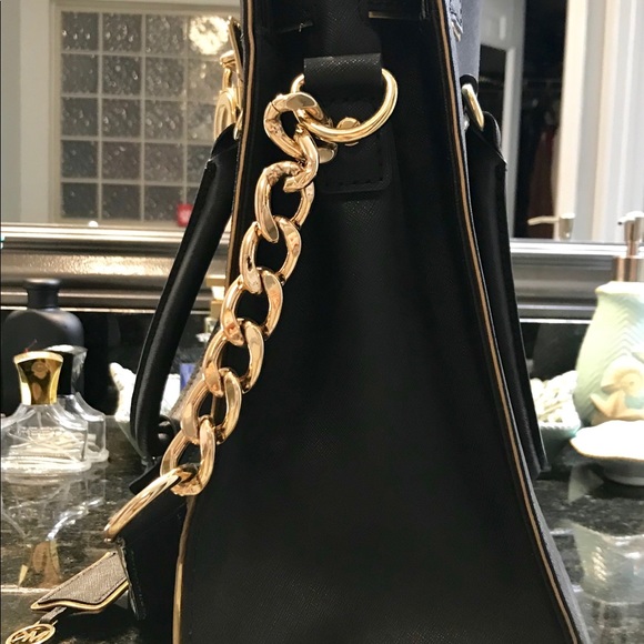 Michael Kors bag *SOLD* - Picture 4 of 7